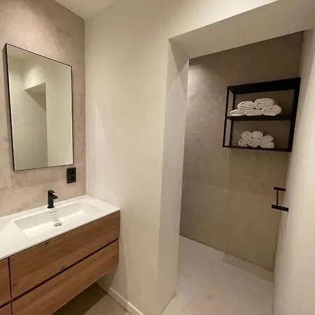 Apartamento 3 Luxury Design With Airconditioning, Close To Gent St-pieters Station *