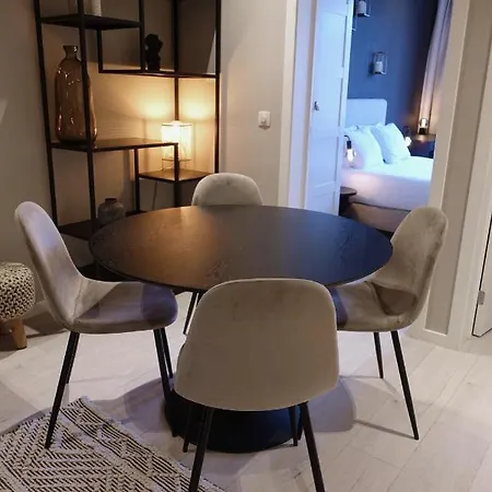 Apartamento 3 Luxury Design With Airconditioning, Close To Gent St-pieters Station *
