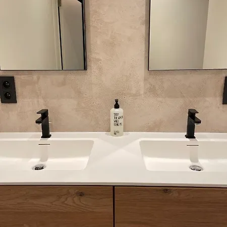 Apartamento 3 Luxury Design With Airconditioning, Close To St-pieters Station Gante